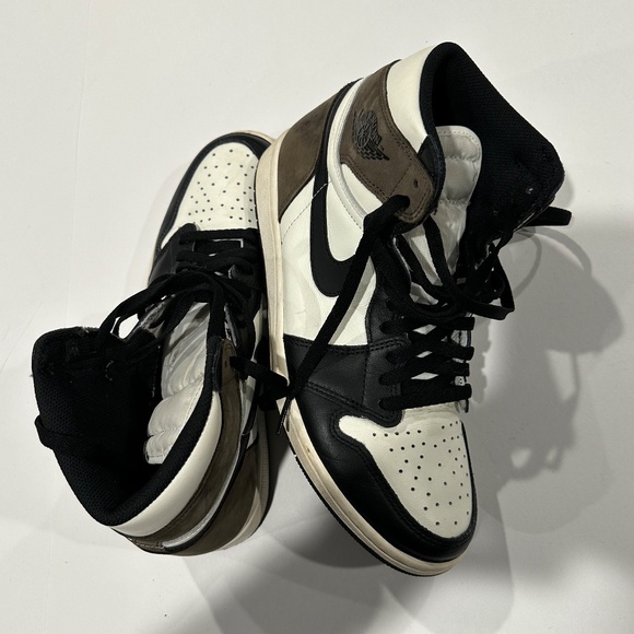 Nike Jordan 1 Retro High Dark Mocha - Size 10.5 - Picture 11 of 11
